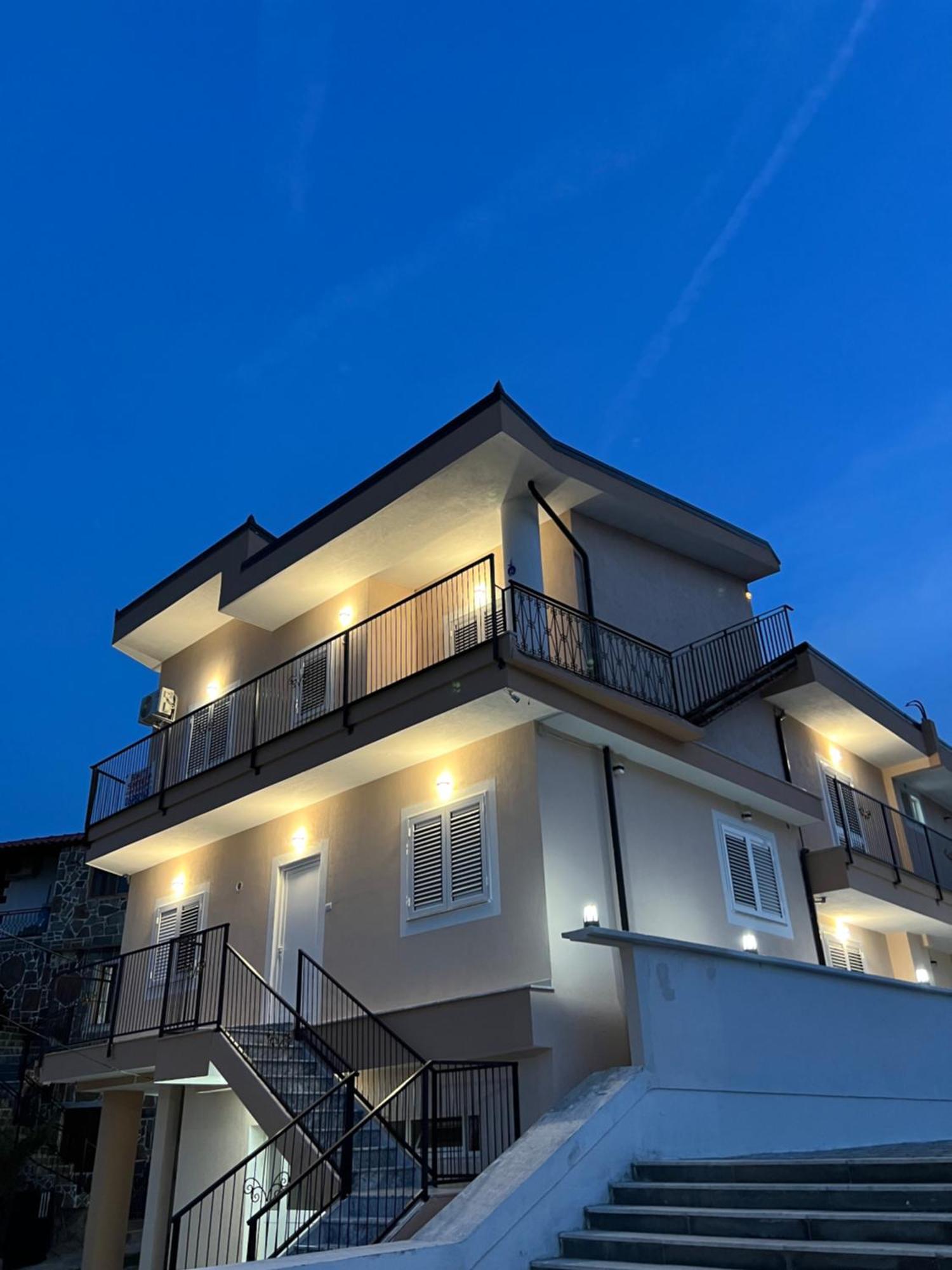 Hilltop Apartament